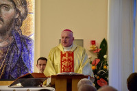 Biskup Włocławki przewodniczył Mszy św. w schronisku dla bezdomnych